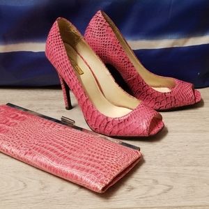 Michael Antonio pink pumps